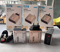 Chargeur rapide 35W QC3.0 avec ports USB-A + 2 USB-C pour smartphones et tablettes
