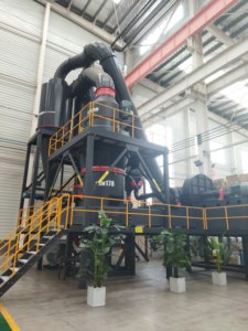 4 Rollers <strong>Grinding</strong> <strong>Mill</strong> Machine and Raymond <strong>Mill</strong> for Making Limestone Powder - Product Image 5