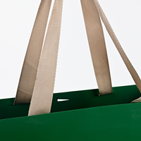 Carton blanc de luxe 250 g/m² avec logo personnalisé imprimé OEM, finition mate, pour estampage à chaud or vert, avec large poignée en ruban beige, pour bougies et cadeaux