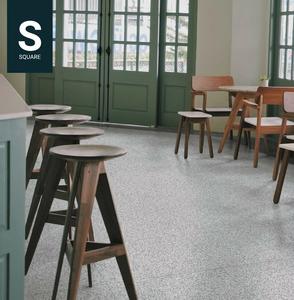 Planchettes de revêtement de sol LVT autocollantes remplaçables pour réparation facile, idéales pour la maintenance modulaire des zones et la réparation ciblée des dommages, solution économique. - Product Image 5