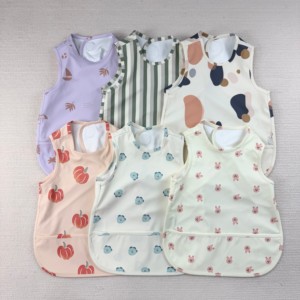 Bavoir compact <span class=keywords><strong>imperméable</strong></span> à pression pour bébés, en cuir PU, sans manches, séchage rapide, imprimé fruits, petite taille - Product Image 2