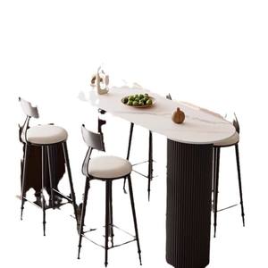 Îlot de cuisine moderne avec plateau en marbre et base noire pour petit espace repas d'appartement - Product Image 5