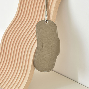 Étui à lunettes en cuir avec sangle de cou, pochette portable en cuir de vachette pour lunettes, sac compact pour lunettes de vue avec protection - Product Image 2