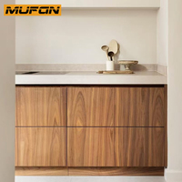 Ensemble de meubles de cuisine modulaires sans poignées style nordique, en MFC, personnalisation complète pour appartement, conception 3D gratuite