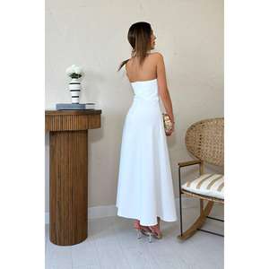 Robe de soirée élégante blanche en satin, sans bretelles, coupe trapèze, dos nu, taille naturelle, anti-plis - Product Image 1