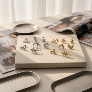 Orecchino a Perno in Acciaio Inox 20g, Regalo di Nozze, Piercing con Zirconi, Motivi Serpente, Lucertola, Geco, Fiore, Luna, per Cartilagine, Elica, Conca, Lobo, Trago - Product Image 4