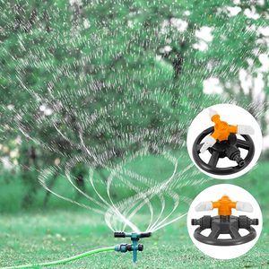 Rociadores de agua de césped de jardín de plástico giratorios automáticos de 3 vías de 360 grados con soporte de base - Product Image 1