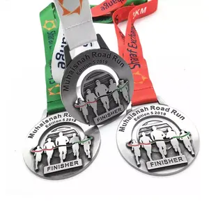 Medalhas e troféus de plástico acrílico, medalhas personalizadas de ouro, maratona, metais, esportes, medalhas com fita