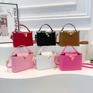 Bolso de mano para mujer con decoración de cierre metálico, asa superior, correa extraíble, bandolera, bolso de hombro para uso diario - Product Image 1