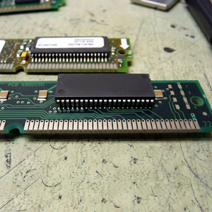 Lot de RAM DDR de bureau usagée 4 Go/8 Go/16 Go REG ECC pour la récupération de métaux et l'exportation de déchets électroniques - Product Image 1