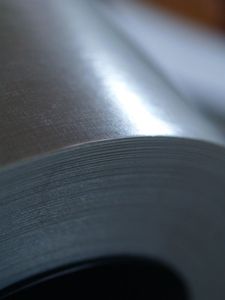 Golden or Silver Color Metallized Film Aluminized Metallized Mylar PET Film for Cold or Hot <b>Lamination</b> Paper - Product Image 5