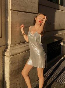 Vestido de Fiesta Corto Sexy con Lentejuelas Doradas y Estampado Satinado, Escote Pronunciado y Tirantes, para Mujer - Product Image 2