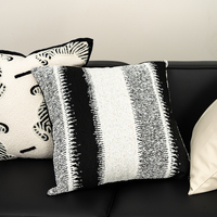Housse de coussin décorative en jacquard chenille de luxe, motif zèbre, géométrique noir et blanc moderne, pour canapé
