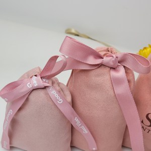 Bolsas de Embalaje para Joyería con Logotipo Personalizado al por Mayor, Bolsitas de Regalo de Joyería con Cordón de Gamuza Rosa - Product Image 2