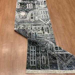 Tapis Runner TRO-0115 noué à la main en laine et soie, motif paysage urbain, pour couloir, salon, abstrait moderne - Product Image 2