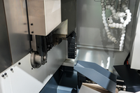 Tour CNC de type suisse haute précision YH1112II, 13 postes d'outillage, pour l'usinage de micro-arbres en acier inoxydable