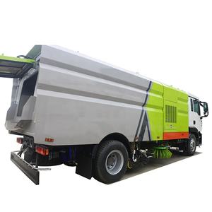 Camion de Balayage Routier HOWO 4X2 Haute Performance avec Réservoir d'Eau de 9m3 et Benne à Eaux Usées de 7m3 à Vendre - Product Image 5