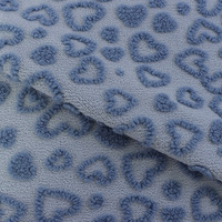 100% Polyester doux berbère polaire hiver manteau Jacquard en forme de coeur fausse fourrure tissu chaîne tricoté Textile de maison pour les filles