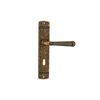 Surface de porte de villa de style européen traitée avec une poignée de porte à levier en alliage de zinc en fer antique