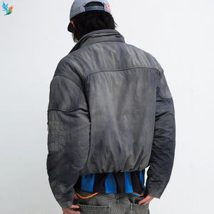 Chaqueta Bomber Acolchada para Hombre con Correa Desestructurada, Estilo Urbano, Degradado, Hebilla Metálica y Efecto Desgastado - Product Image 4