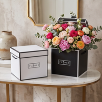 Boîte cadeau carrée avec couvercle et base, avec poignée, boîte rigide pour fleurs, finition mate, emballage en carton pour présentation de luxe en magasin