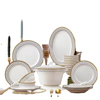 Service de vaisselle haut de gamme en porcelaine fine de Jingdezhen, style nordique/européen, bord doré, compatible micro-ondes, luxe léger, idéal