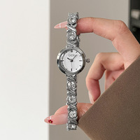 Montre à quartz pour femme de luxe léger, boîtier 26 mm, affichage à aiguilles en verre, design délicat et compact, bracelet en alliage, fermoir bijou, 3 ATM