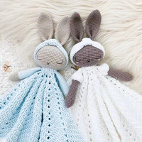 Mignon lapin fille rose sécurité Crochet couverture personnalisé tricot peluche lapin poupée pour bébés filles en peluche PP coton remplissage