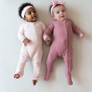 Hongbo bébé vêtements pyjamas 0-12M vente en gros unisexe couleur unie doux confortable personnalisé bambou Spandex fermeture éclair YKK côtelé bébé barboteuses - Product Image 1