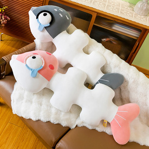 Nouvelle conception créative, oreiller en forme d'arête de poisson mignon, poupées amusantes, oreiller mignon, jouet en peluche, cadeau de la Saint-Valentin, cadeau d'anniversaire pour filles et garçons - Product Image 2
