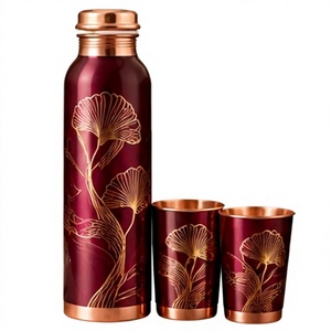 Juego de Botella de Agua Color Cobre Borgoña con 2 Tazas, Frasco Metálico con Tapa y Diseño de Hoja de Ginkgo Dorada - Product Image 1