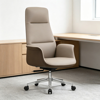 Chaise de bureau de direction moderne de luxe à dossier haut avec design en placage de bois naturel, chaise ergonomique en cuir pour patron ou manager