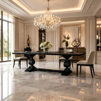 Table à manger rectangulaire noire en bois massif avec base en tréteaux tournés et consoles sculptées à la main, robuste, pour la décoration de villas de luxe