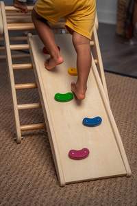 Cadre d'escalade en bois Montessori pour enfants Ensemble de jouets d'intérieur avec toboggan en bois Swing Rock Climbing - Product Image 3