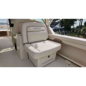 Motor para Bote Grady White 325 de 2026, Velocidad Máxima de 48.5 MPH, Capacidad de 288 Galones, Inclinación de 20 Grados, Puente de 8 pies 10 pulgadas - Product Image 2