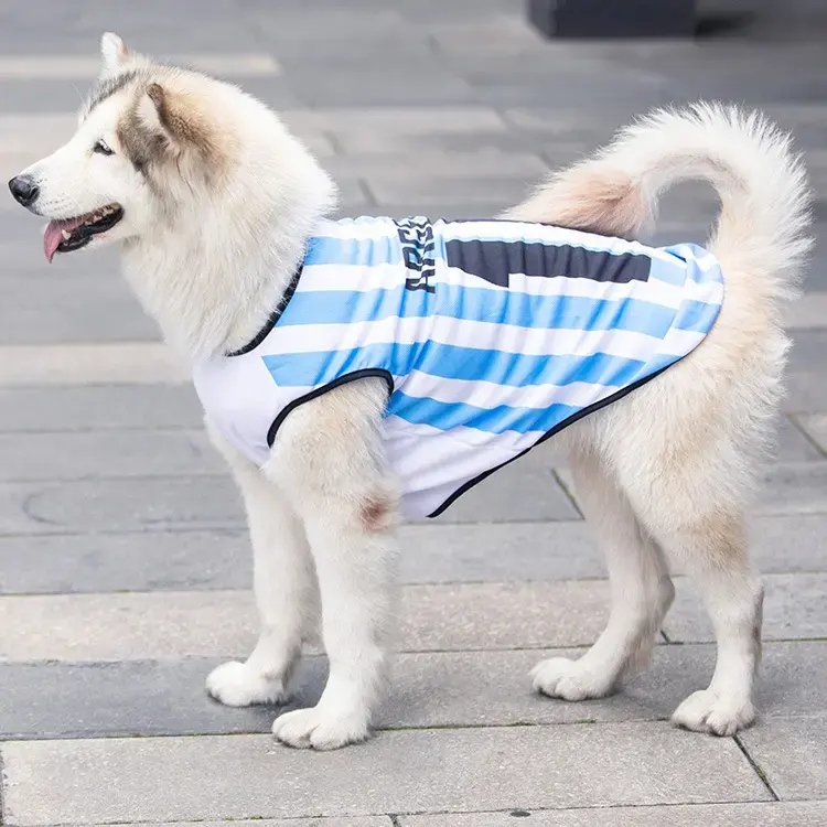 Großhandel Fußball und Basketball Team Hund Jersey T-Shirt Haustier Sommer Weste Kleidung Hund Fußball Trikot Haustier Kleidung