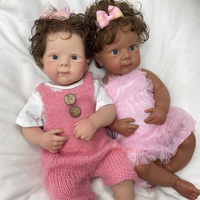 Poupée Reborn Fille de 20 pouces en Silicone Intégral, Cheveux Blonds Bouclés, Douce au Toucher, Détails Faciaux Réalistes, Compagnon Confortable pour Adulte