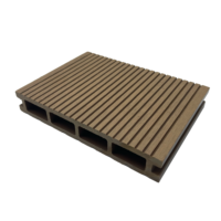 Platelage de sol en WPC ignifuge antidérapant et résistant aux UV imperméable pour espace extérieur résidentiel commercial prix d'usine