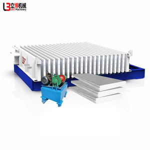 Machine automatique à moteur pour la fabrication de panneaux muraux en béton préfabriqué et de poteaux de clôture, légère et à haute efficacité - Product Image 1