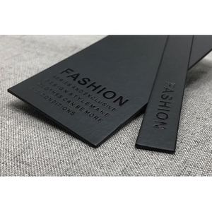 ป้ายแขวนเสื้อผ้าแบบกำหนดเอง ปั๊มฟอยล์สีดำ กระดาษเคลือบ - Product Image 5