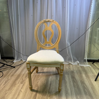 Chaise de banquet de mariage de luxe lisse à dossier rond, chaise Louis en plastique détachable pour l'hôtellerie et la restauration