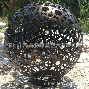 Sculpture d'art sphérique en acier inoxydable, design rond creux, décoration de jardin extérieur, élément paysager - Product Image 4