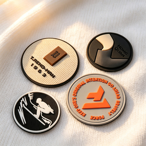 Écussons tactiques en PVC durables et imperméables à boucle auto-agrippante, badges morale en caoutchouc imprimés sur mesure pour sacs à dos et chapeaux d'extérieur – Vente en gros - Product Image 3