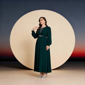 Robe Abaya élégante personnalisée avec strass thermocollants en polyester pour femmes musulmanes au Moyen-Orient, vente en gros - Product Image 4