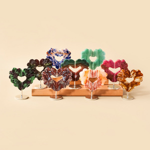 Vente en gros de pierres précieuses naturelles : Cœur en fluorite colorée sculpté en forme d'aile, cristal gravé en forme d'aile d'ange, décoration Feng Shui pour la maison - Product Image 4