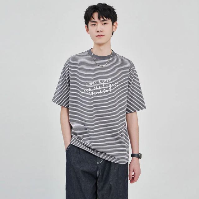 ลายเส้นสีดำ