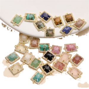Conector de doble aro de latón y plata de ley con micro pavé de circonitas cúbicas, chapado en oro de 18 quilates, con gemas facetadas rectangulares naturales vintage, al por mayor - Product Image 1