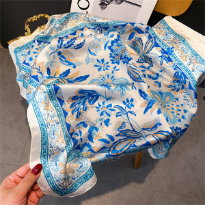 Foulard Turbante Quadrato in Raso di Seta <span class=keywords><strong>Marrone</strong></span> Cioccolato di Lusso da 50 cm per Donna, Fascia per Capelli Morbida Personalizzabile con Logo, <span class=keywords><strong>Bandana</strong></span> - Product Image 4