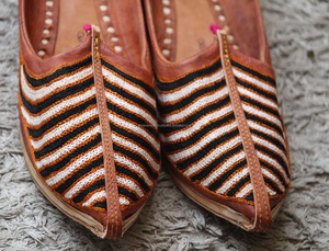 Sandalias Planas de Cuero Puro, Elegantes y Casuales - Product Image 3