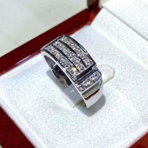 Anello con Diamante F959 in Oro Bianco, Taglio Brillante Rotondo, Colore G Naturale, Gioiello Classico Unisex per Fidanzamento - Product Image 4